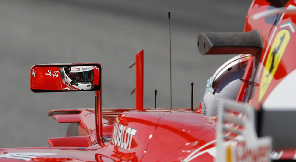 Sebastian Vettel dallo specchietto
