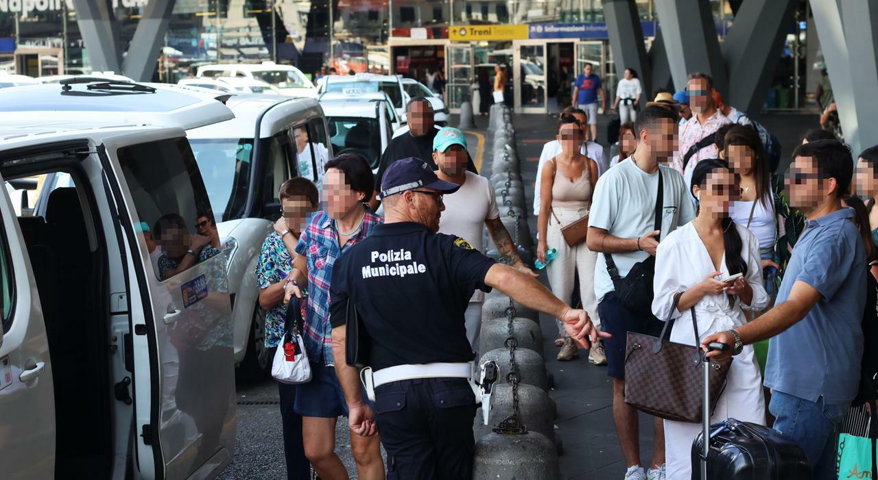 Taxi a Napoli, sos al sindaco: «Il modello Garibaldi anche all?aeroporto»