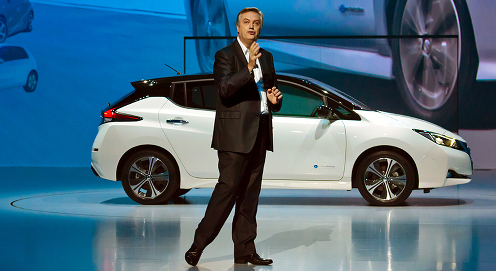 Daniele Schillaci, durante la presentazione della nuova Leaf. E' vicepresidente di Nissan e responsabile per vendite e marketing, oltre che del business dei veicoli a emissioni zero e delle relative batterie