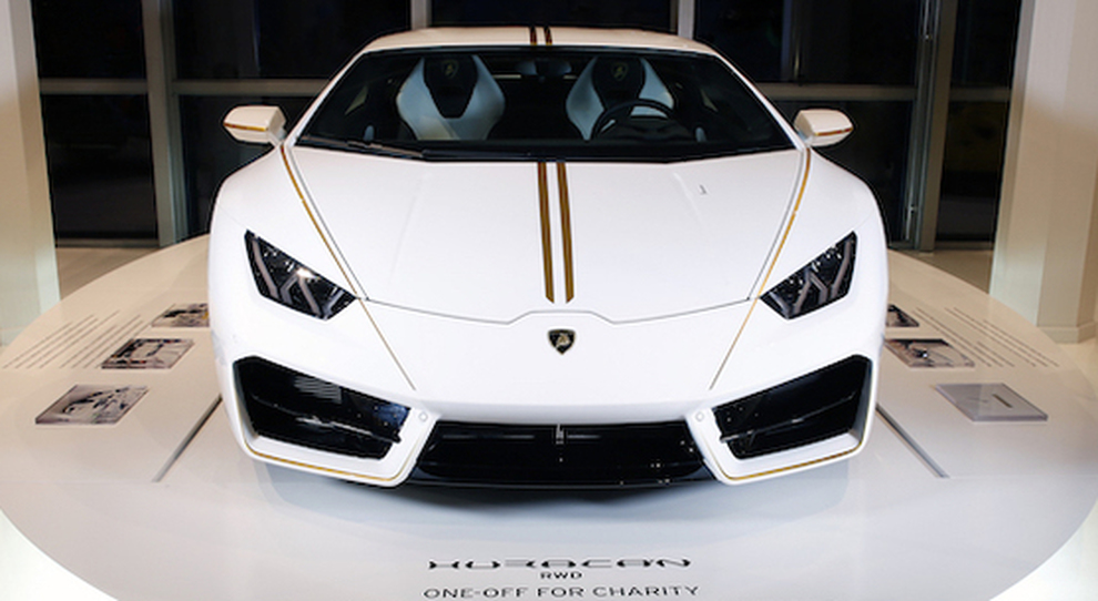 La Huracan donata a Papa Francesco esposta al museo Lamborghini