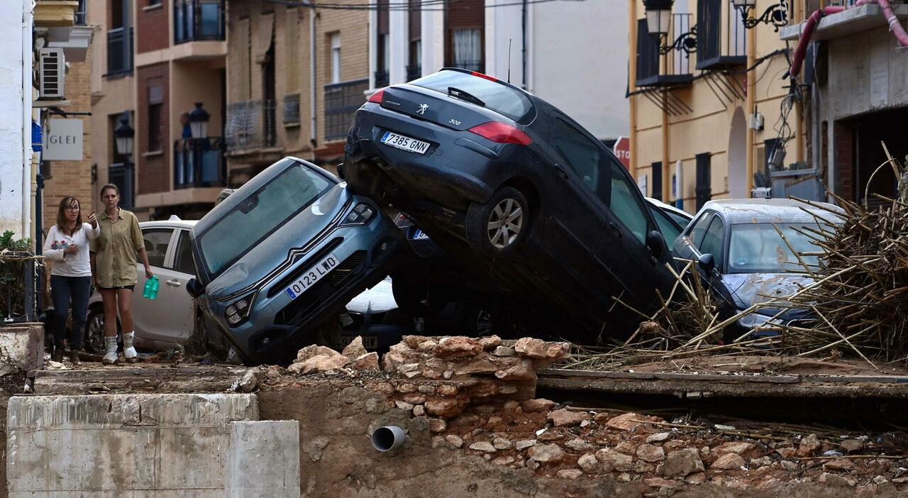 Alluvione Valencia, la ricostruzione: le morti in aumento, i soccorsi difficili, ?il centro salvato dalla deviazione del fiume Turia