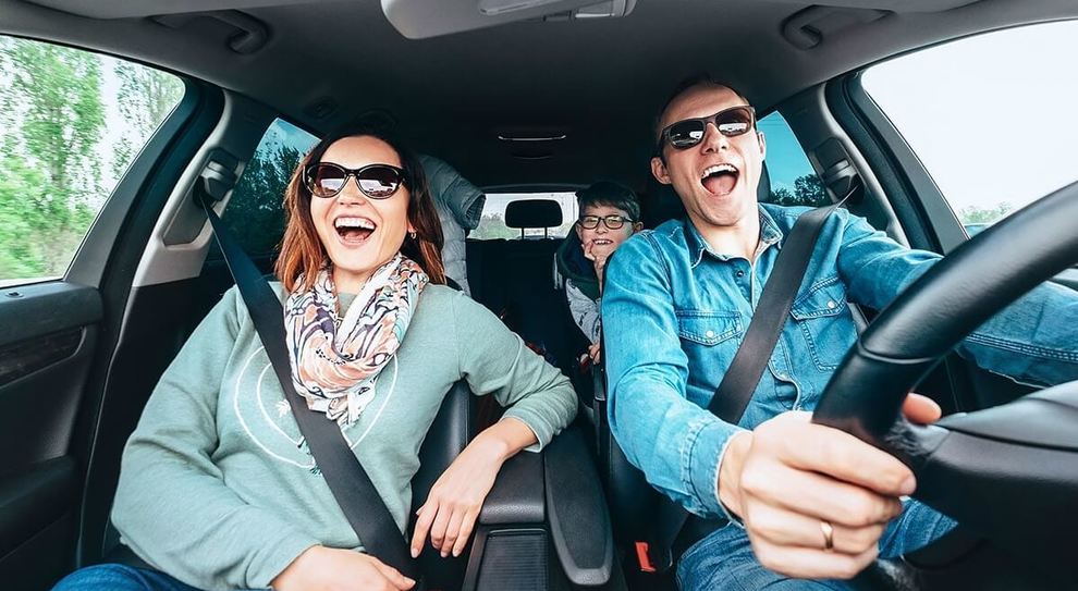 Una famiglia in auto