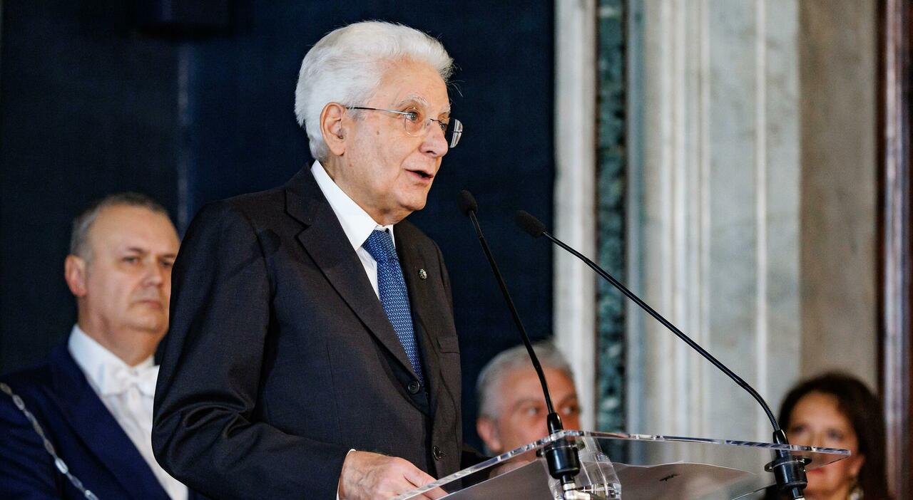 Mattarella: «A volte ho promulgato leggi che non condividevo. I poteri dello Stato non sono fortilizi contrapposti»