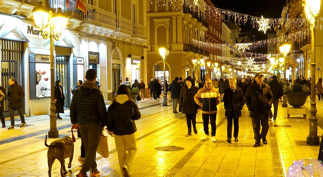 Shopping natalizio, primi bilanci tra ombre e luci: «Un po? di ossigeno dopo la crisi»