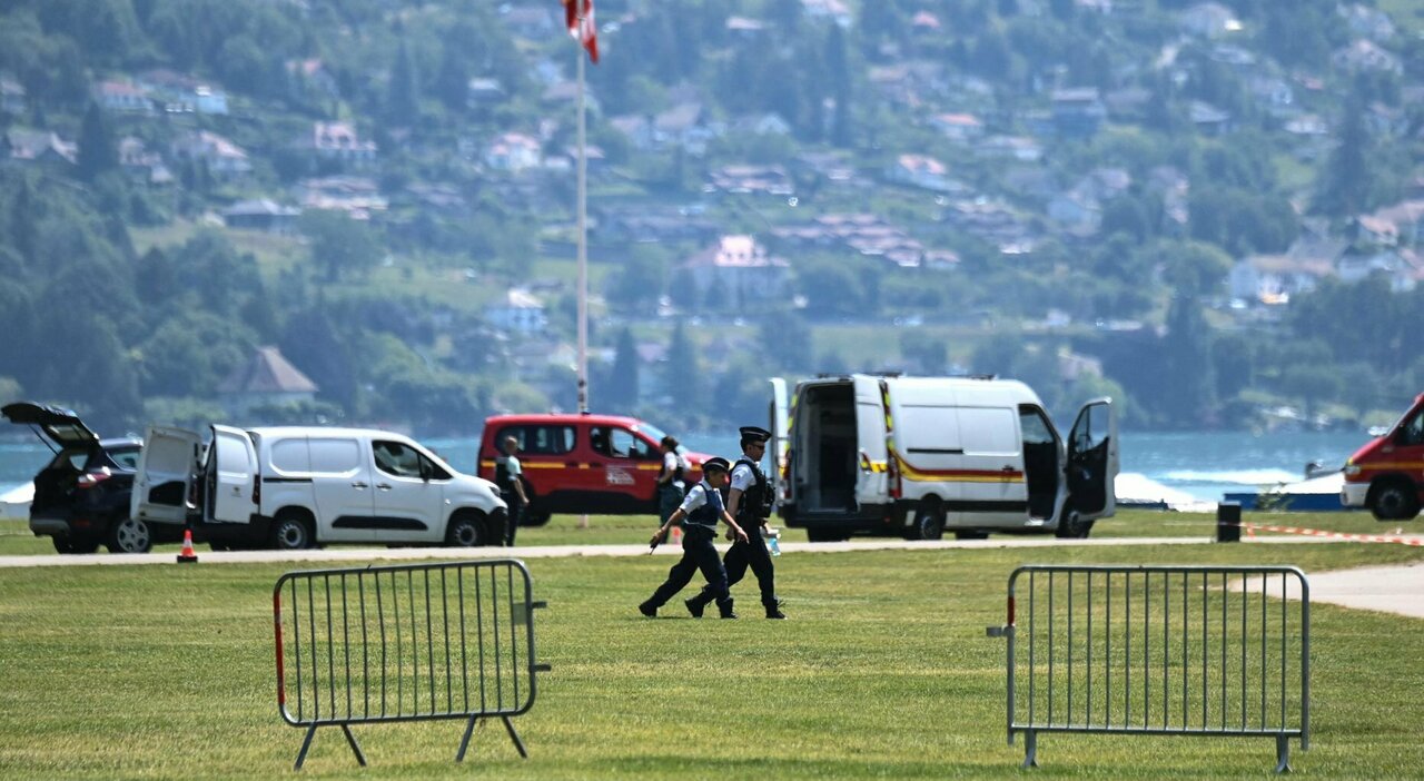 Terrore In Un Parco Di Annecy Siriano Richiedente Asilo Accoltella