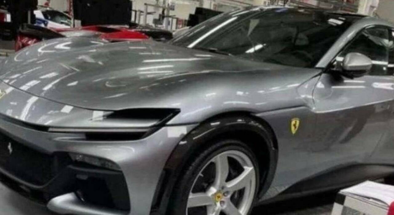 Lo scatto rubato in fabbrica della Ferrari Purosangue, primo Suv del Cavallino