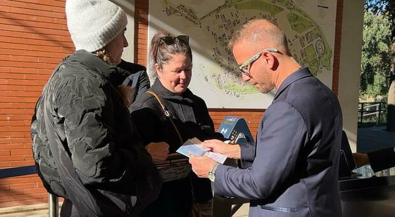 Scavi di Pompei a numero chiuso, il ticket con il nome diventa subito souvenir: addio ai vecchi bagarini