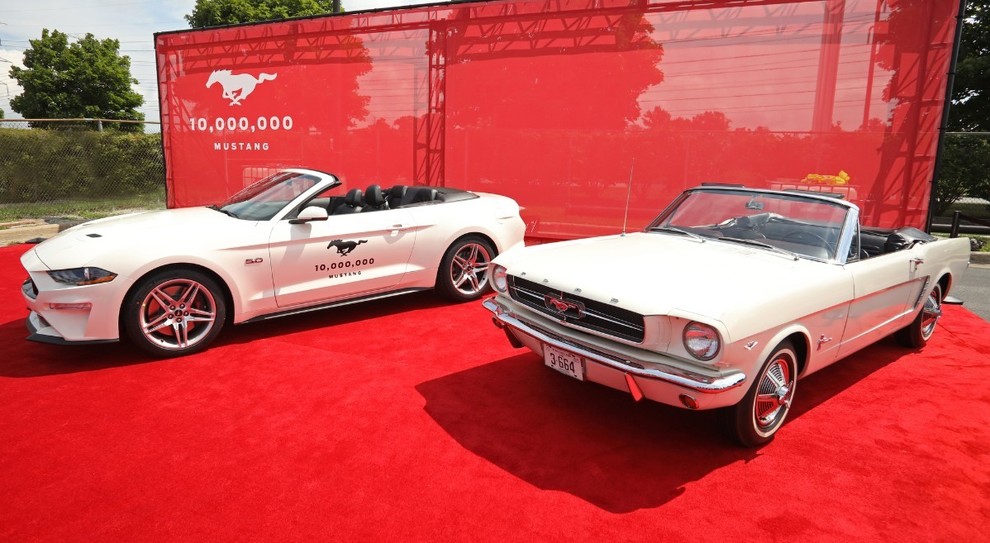 La prima Mustang e l'esemplare numero 10 milioni