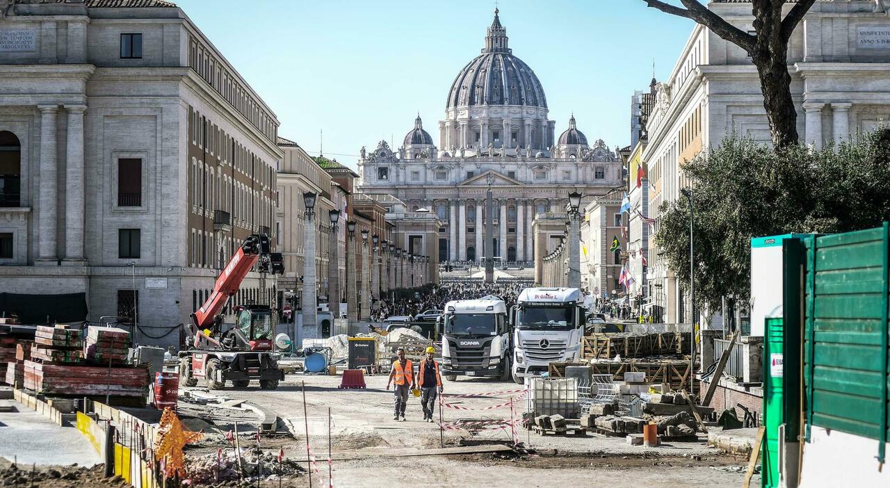 Stop agli alcolici dopo le 22 e piazza presidiata dalla polizia