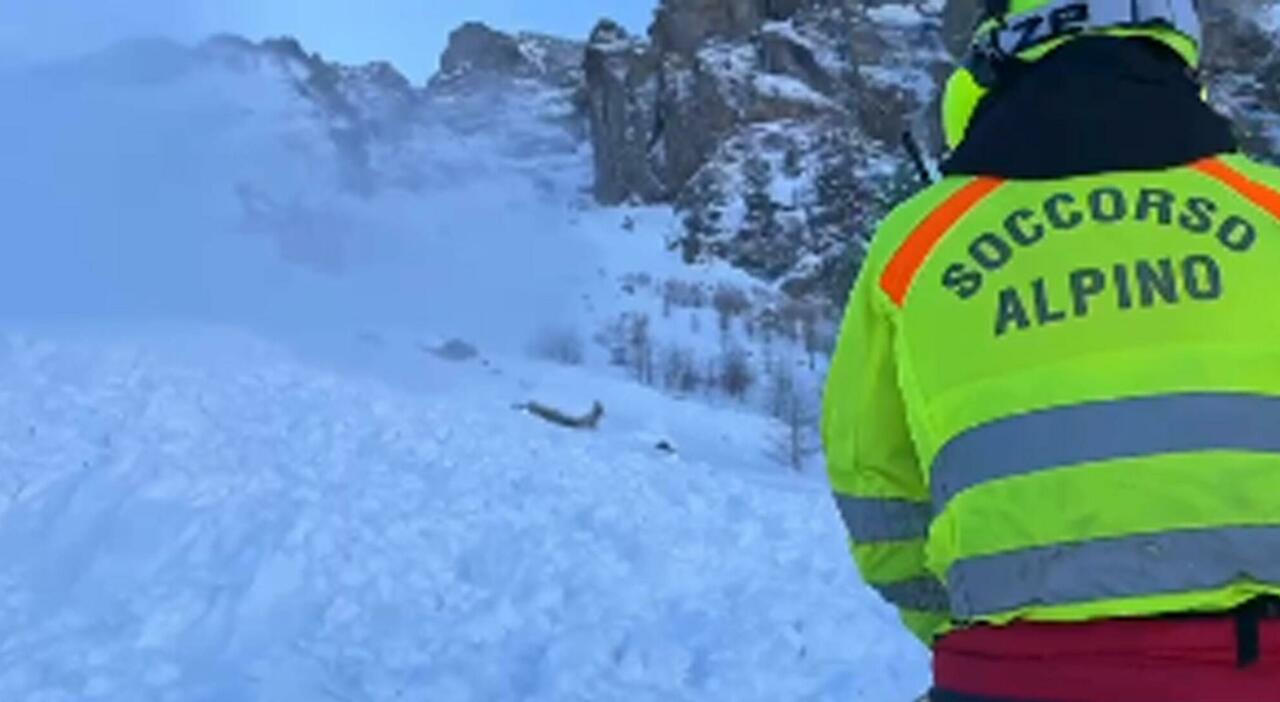 Valanga in valle di Sole travolge tre persone: una è rimasta intrappolata dalla neve, due salvate