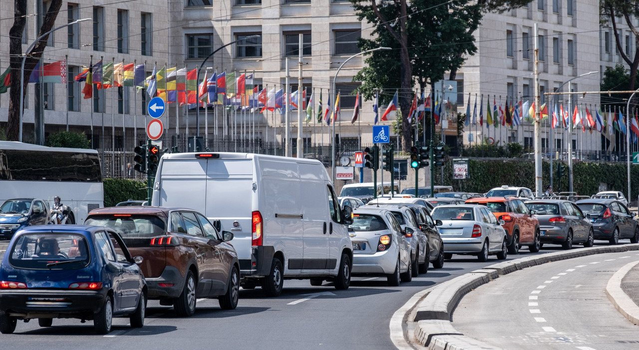 Roma in Corsa: Il Terrificante Bilancio di 247 Ore di Traffico e le Vie più Intasate della Capitale!