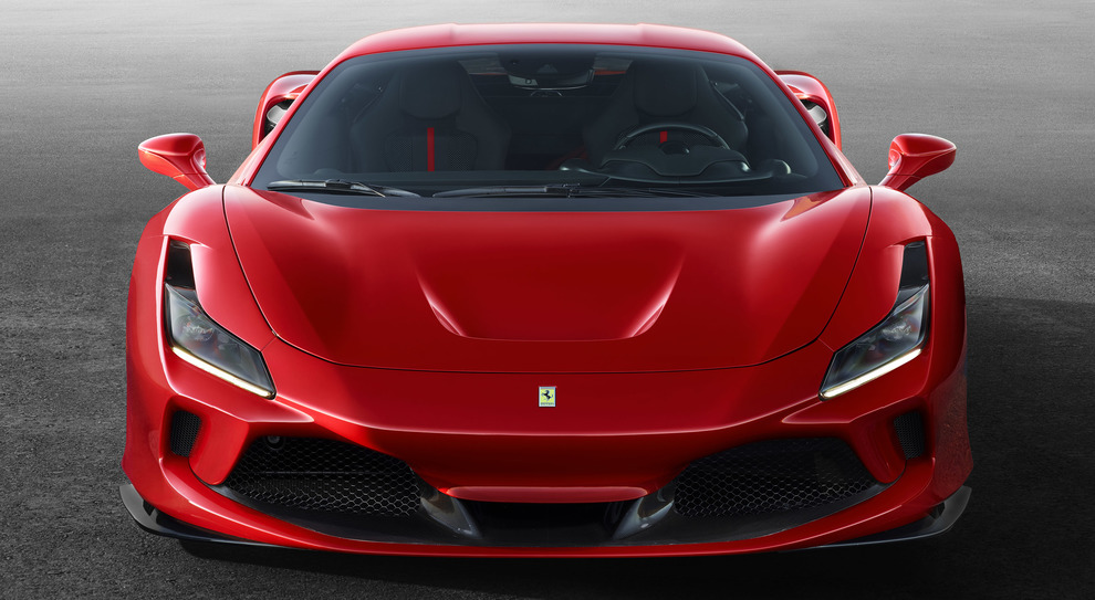 Ferrari F8 Tributo, potenza allo stato puro: ecco la nuova berlinetta V8 da 720cv