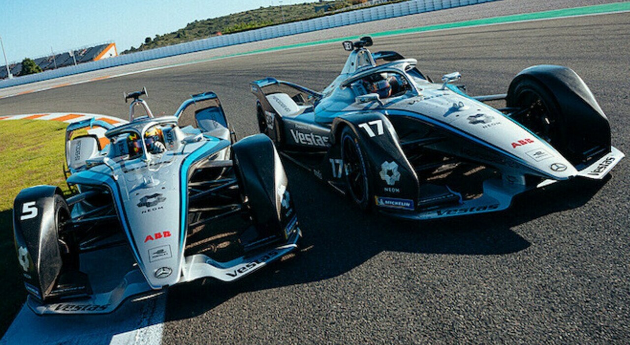 Le due Mercedes di Formula E in pista