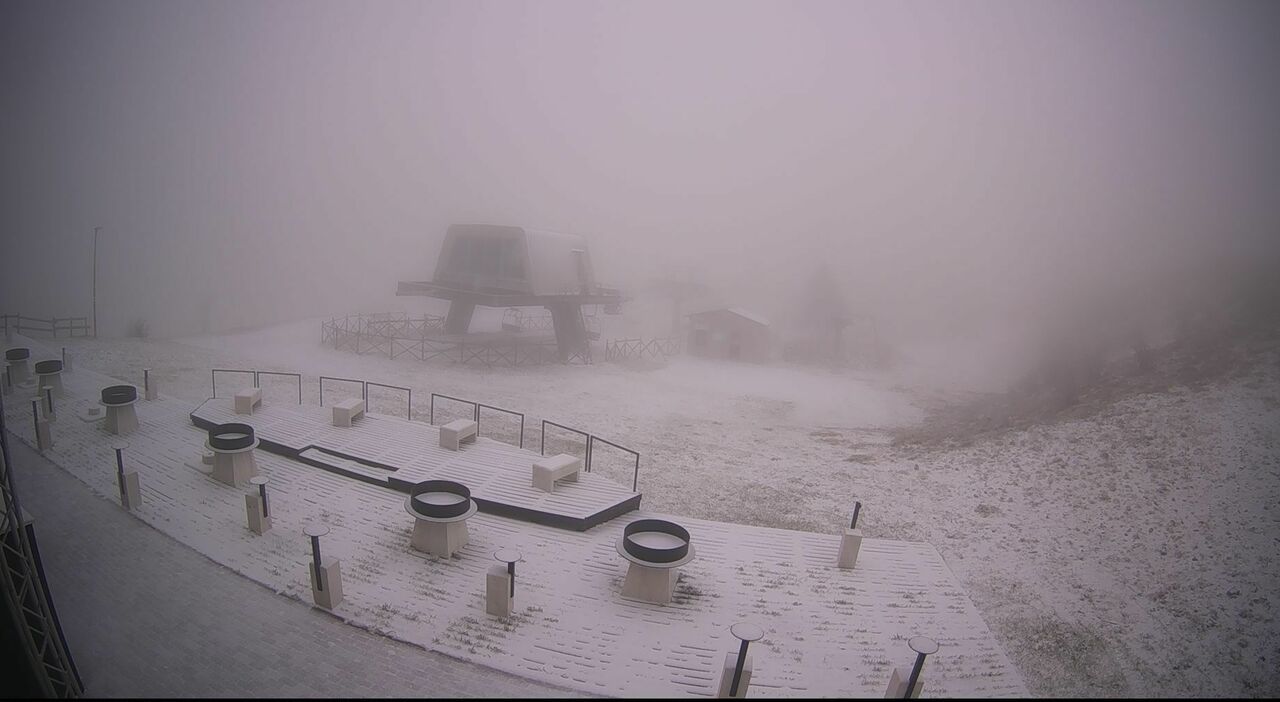 Ecco il generale inverno: la neve imbianca le cime delle Marche, primi fiocchi sulle piste