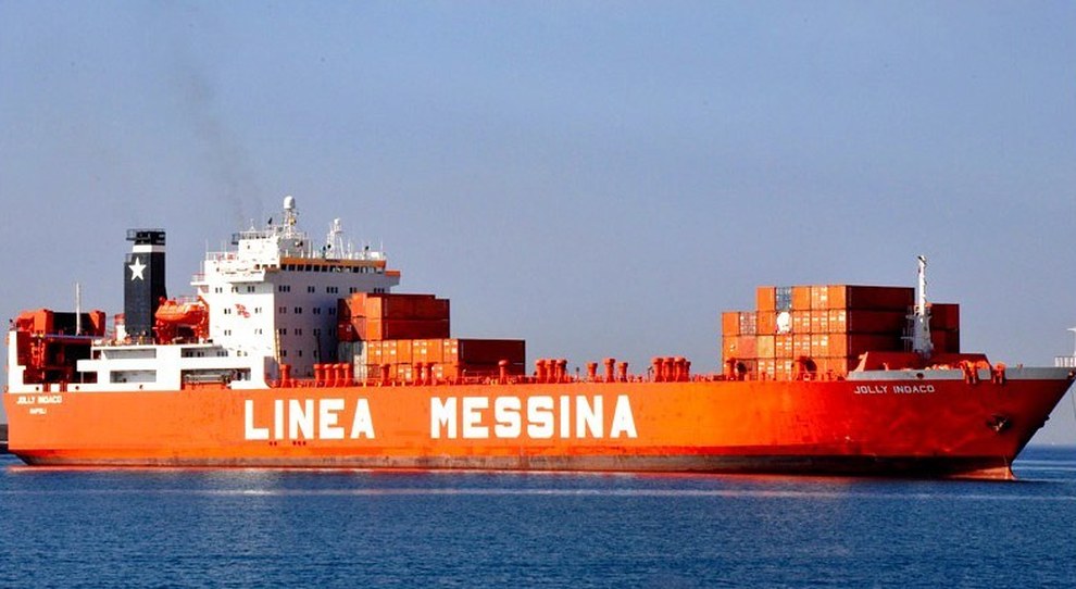 Una nave cargo della Messina