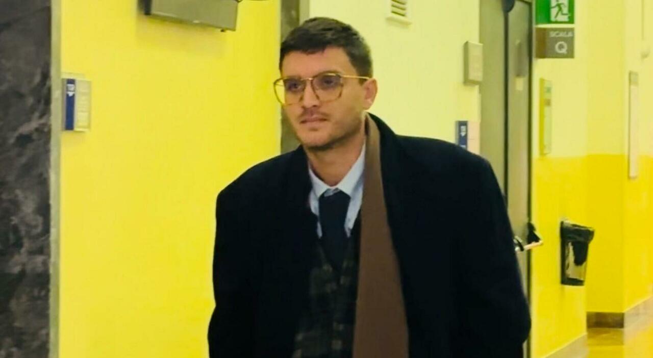 Leonardo Caffo condannato a 4 anni per maltrattamenti sulla ex. «Le provocò una frattura scomposta alla mano»