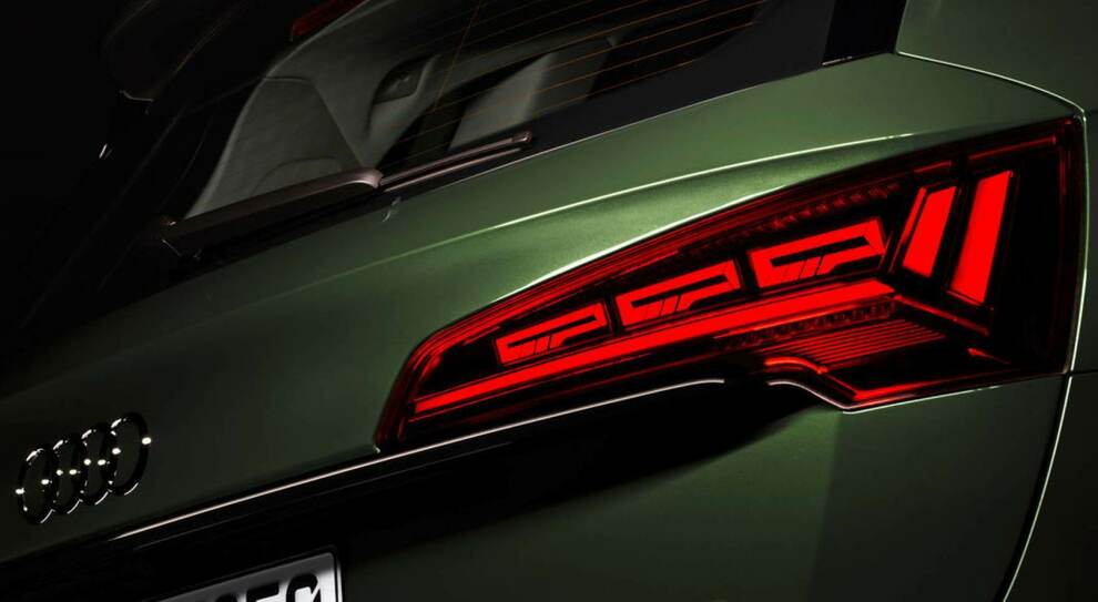 Il gruppo ottico posteriore OLED della nuova Audi Q5