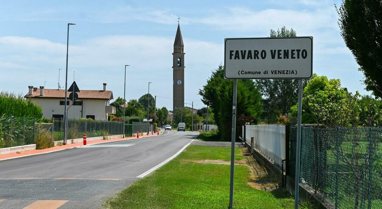 A passeggio con il cane, un uomo in bici si avvicina e le palpa il sedere: «Ha stretto forte, ero paralizzata. Mi è sembrato non finisse mai»