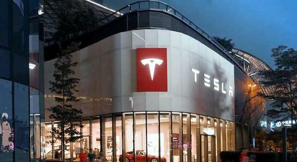 Uno showroom Tesla