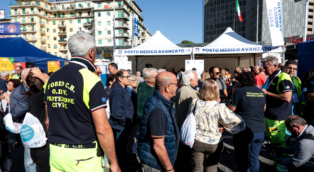 Campi Flegrei, conclusa la prova di evacuazione; Musumeci: «Una breccia nel muro dell