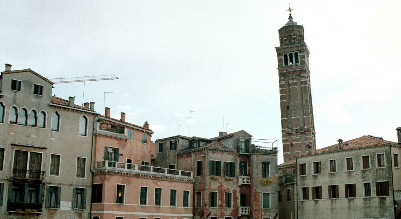 Campanili pendenti, il progetto di riqualificazione di tre edifici famosi per la loro inclinazione a Venezia