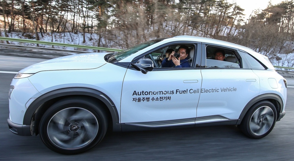 Una Hyundai Nexo fuell cell con guida autonoma di livello 4 durante i test in Corea