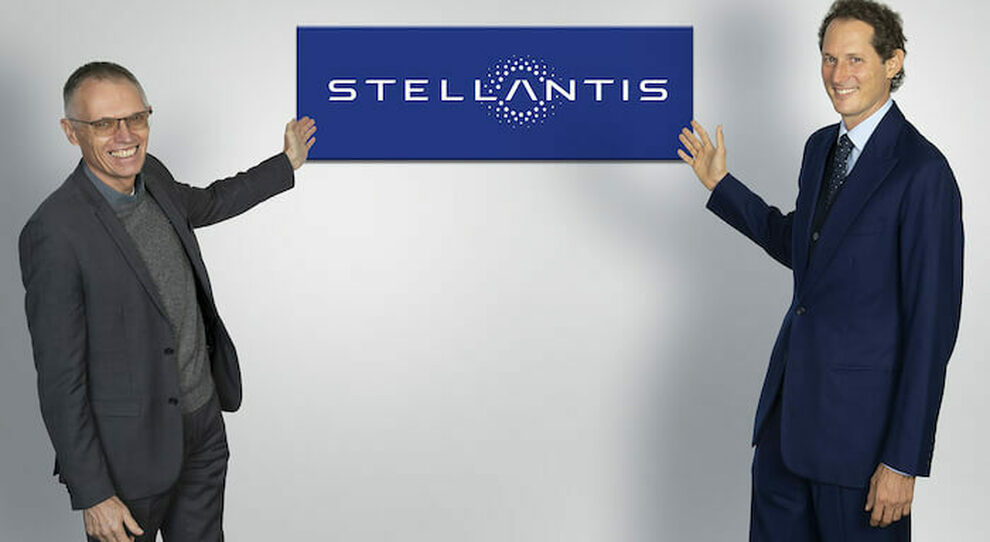 Da sinistra Carlos Tavares e John Elkann, rispettivamente ceo e Presidente di Stellantis