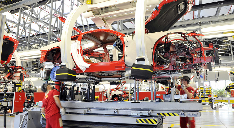 Ferrari, accordo sul premio ai lavoratori: 12mila euro l'anno fino a 2023
