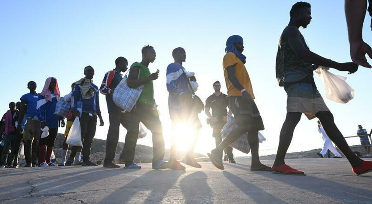 Apostolico il sondaggio la met degli italiani ritiene sbagliata