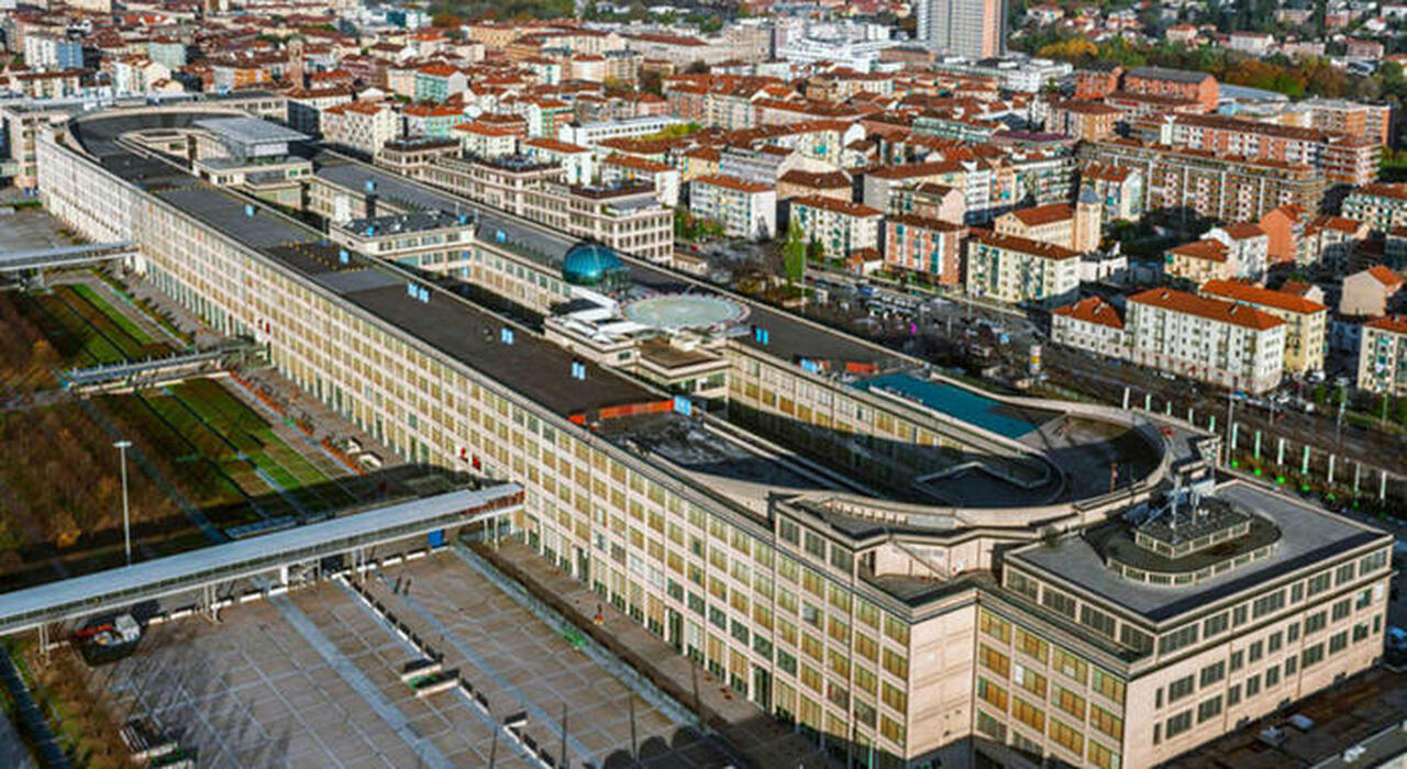 La pista sul tetto del Lingotto a Torino dovre sarà inaugurato a giorni il giardino pensile più grande d'Europa