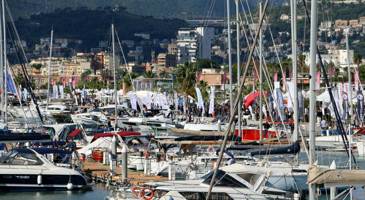 Nato sette anni fa, il Salerno Boat Show è cresciuto rapidamente, fino a guadagnarsi il patrocinio di Confindustria Nautica e la credibilità di una larga parte degli operatori del settore