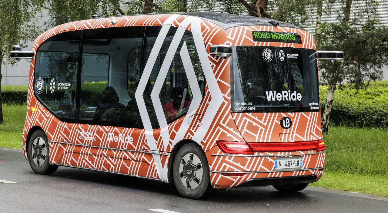 L'innovativo minibus senza conducente (Livello 4) destinato proprio al trasporto pubblico
