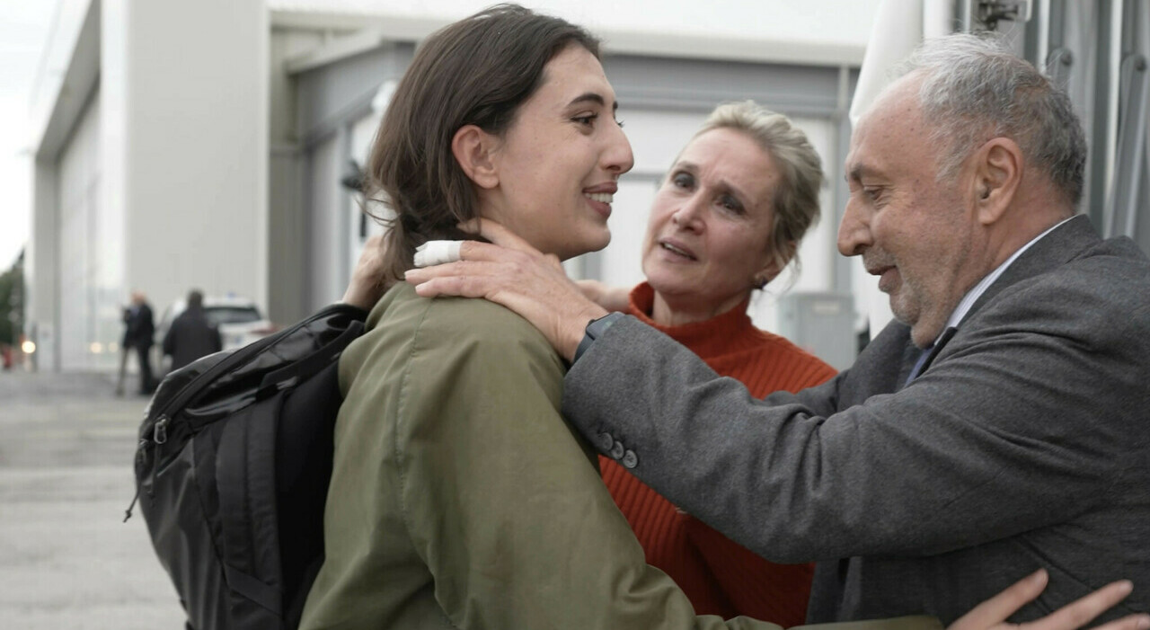 Cecilia Sala, il padre: «Quel viaggio a Teheran ci ha fatto subito tremare. Oggi vince il suo coraggio»