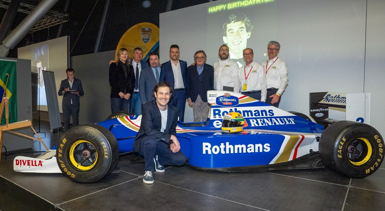 Happy birthday Ayrton: l’Autodromo di Imola ha celebrato i 65 anni dalla nascita del campione brasiliano, presente anche il nipote Bruno