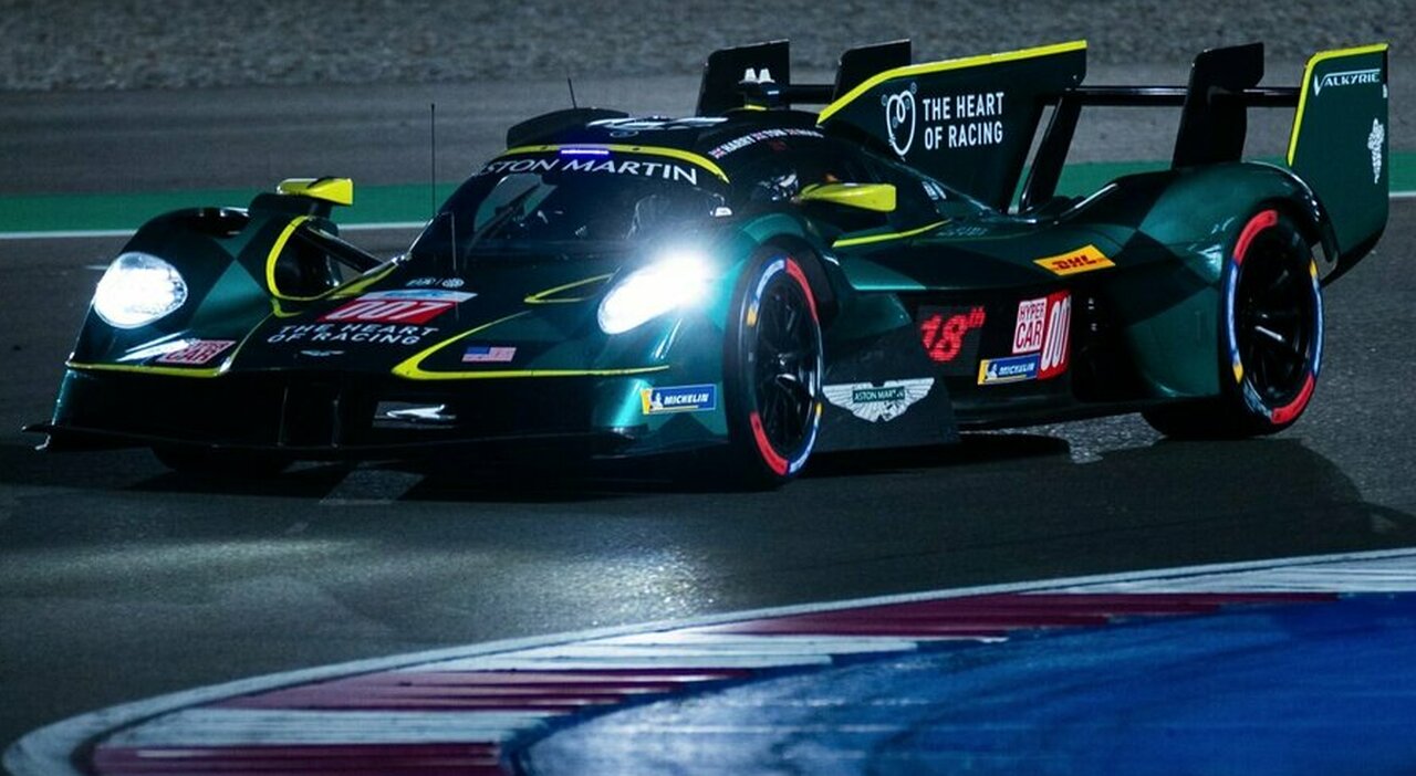 La Aston Martin Valkyrie in Qatar
