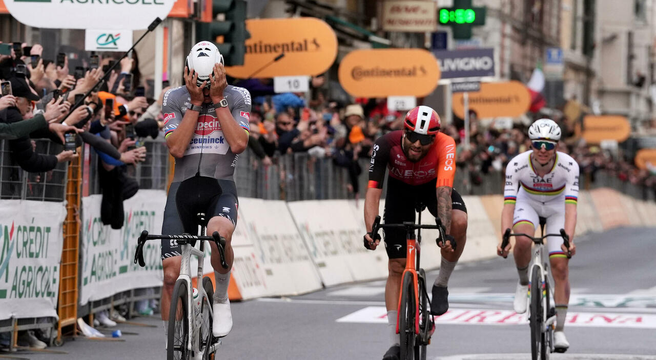 Milano-Sanremo, Van der Poel fa il bis davanti a Filippo Ganna e Tadej Pogacar