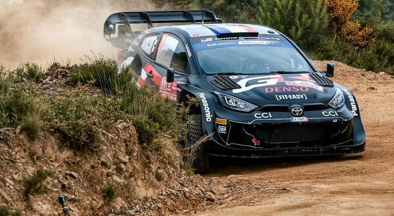 Ogier con la Toyota Yaris WRC al Rally del Portogallo