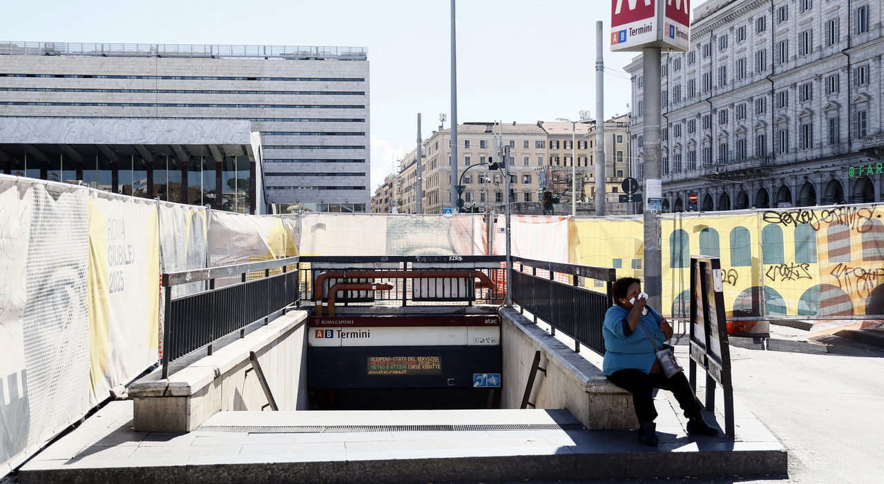 Roma Termini: Violenta Accoltellata e Furto Shock di un MacBook a una Giovane!