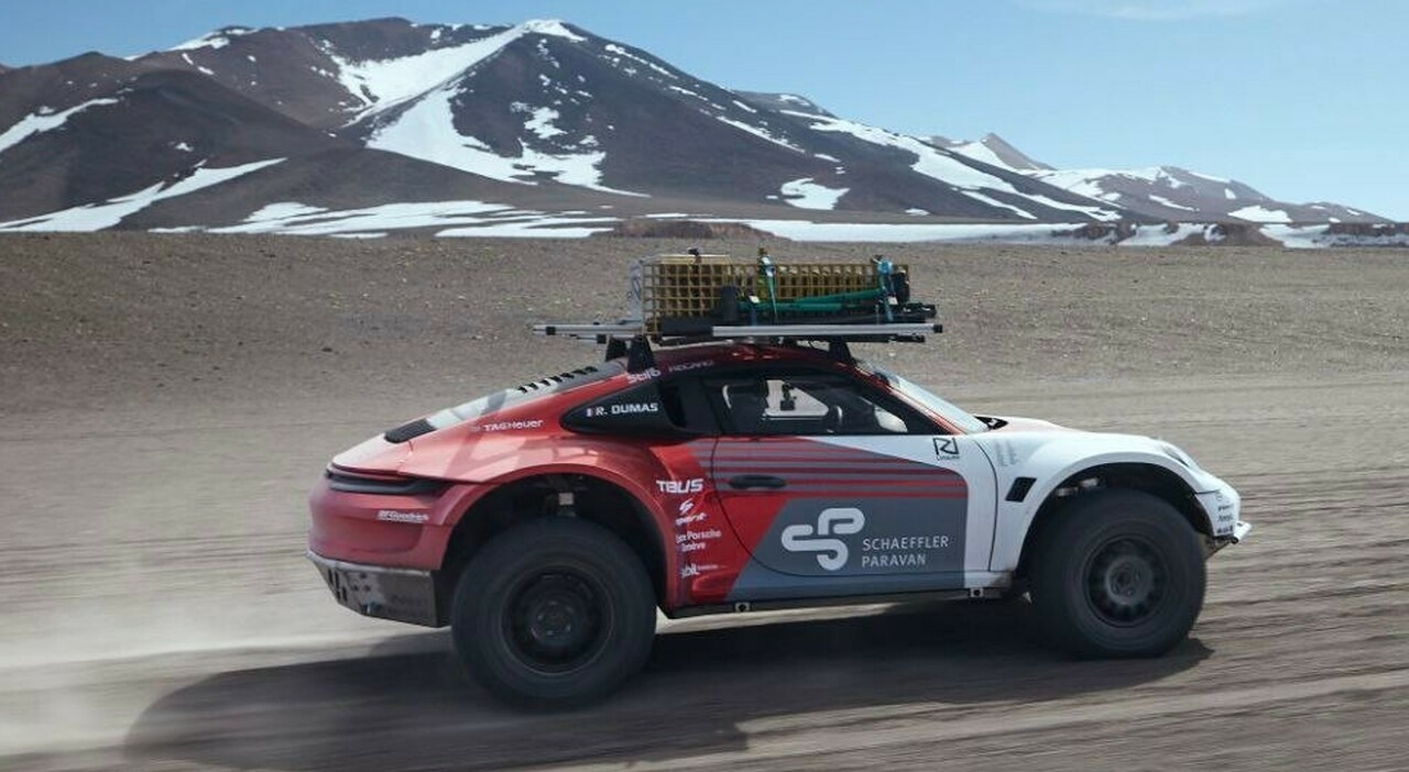Porsche 911 scala un vulcano in Cile