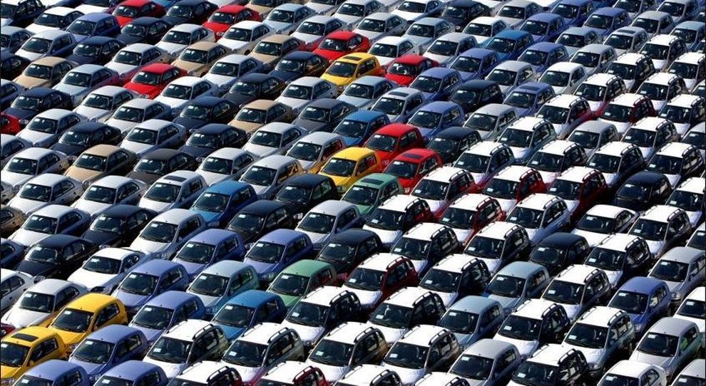 Auto, cresce la domanda mondiale: in ultimi 10 anni +35%. Incremento ha superato i 28 mln di veicoli