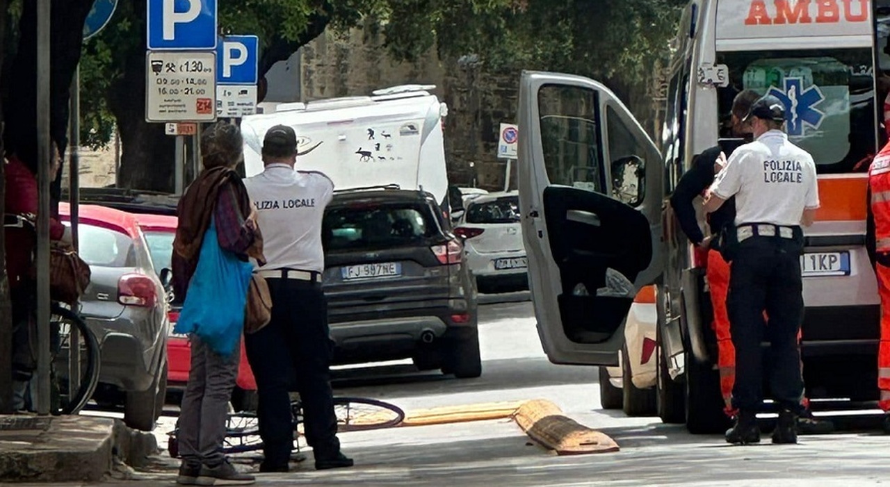 Lecce, anziano cade in bici e sbatte la testa: grave in ospedale