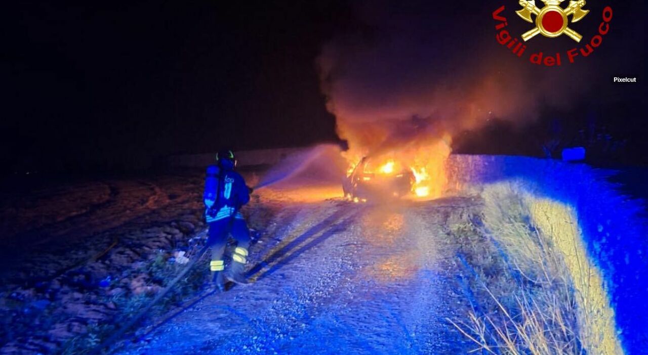 Salento, incendiata nella notte un