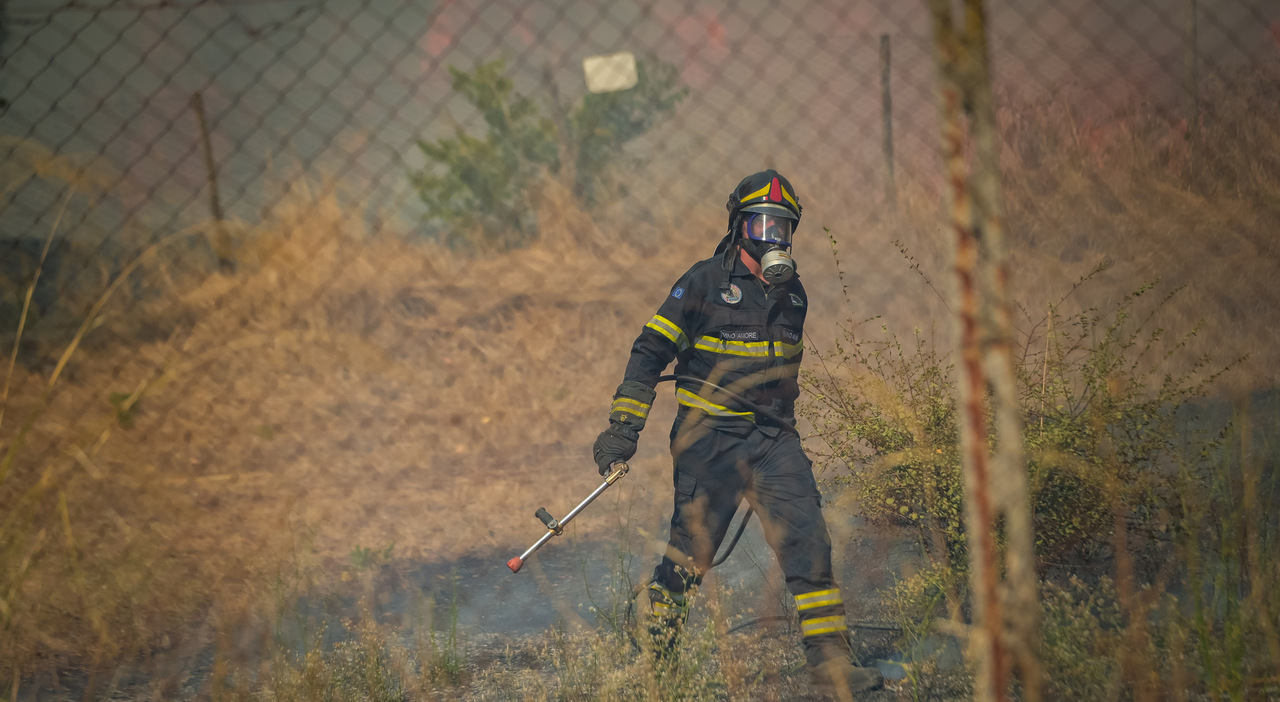 Il vigile del fuoco ferito a Torre Spaccata dimesso dopo 3 mesi. «Quattro interventi chirurgici per respirare»