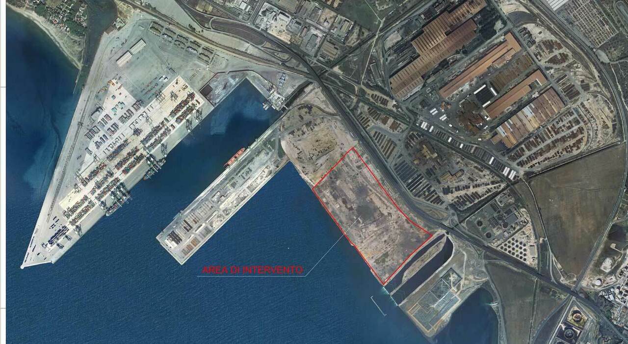 Il porto di Taranto dall'alto