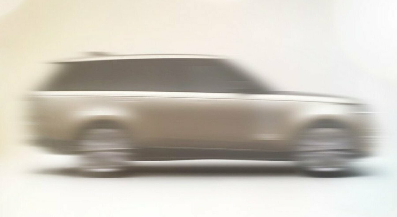 La prima immagine volutamente sfocata della nuova Range Rover