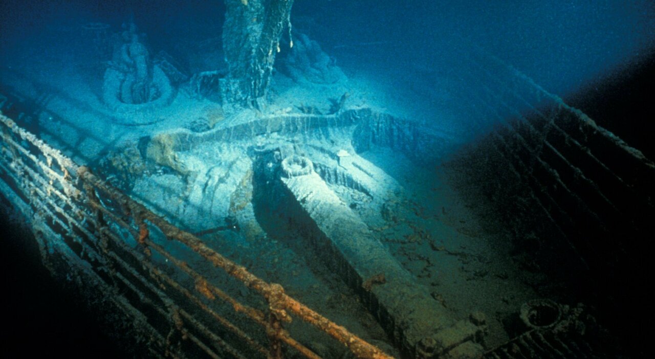 Sottomarino disperso, le condizioni claustrofobiche all'interno: 6 metri  per 2,5, nessun posto a sedere, un bagnetto con tendina, un solo oblò -  FOTO - Foto 1 di 4 - Il Giornale d'Italia