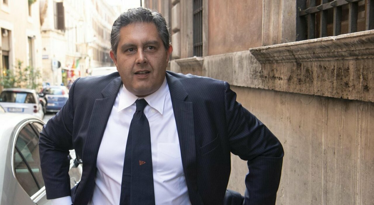 Giovanni Toti arrestato, chi è il presidente della Regione Liguria: dal giornalismo alla politica da ?moderatissimo?