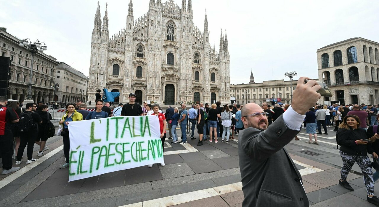 Caso Montanari, il Rettore: Le bandiere non a mezz'asta sono