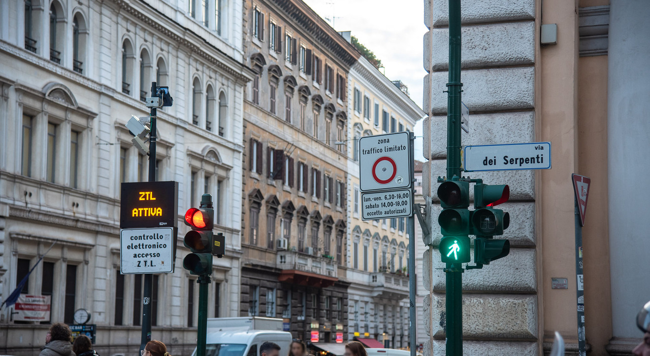 Targhe alterate con nastro nero, coinvolta anche una Porsche a noleggio