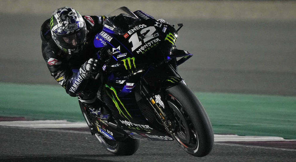 Vinales ha vinto il gran premio del Qatar, classe MotoGP. Il pilota della Yamaha ufficiale ha preceduto le Ducati di Johann Zarco e Francesco Bagnaia